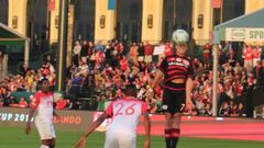 ¿Cómo de férreo fue el marcaje de Santa Fe a Chicharito?