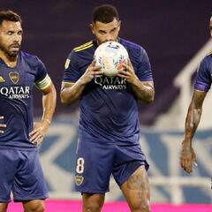 Cardona y el diálogo con Tevez antes de su golazo de tiro libre