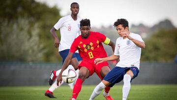 Ian Poveda no pudo evitar la derrota de Inglaterra ante Grecia. 