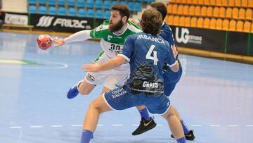 Las paradas de Jav¨ª Diaz sacan al Cangas del descenso