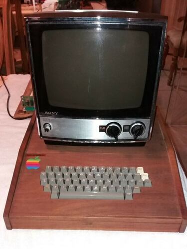 Subastan un Apple 1 original, sólo 1.5 millones de dólares