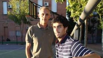 <b>PADRE E HIJO. </b>José Manuel Beirán junto a Javier, alero del Estu.