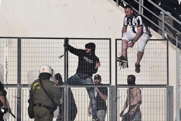 Batalla campal antes de la final de la Copa de Grecia