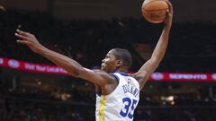 CLEVELAND, OH - JANUARY 15: Kevin Durant #35 of the Golden State Warriors goes up for the dunk over LeBron James #23 of the Cleveland Cavaliers at Quicken Loans Arena on January 15, 2018 in Cleveland, Ohio. NOTE TO USER: User expressly acknowledges and agrees that, by downloading and or using this photograph, User is consenting to the terms and conditions of the Getty Images License Agreement.   Michael Hickey/Getty Images/AFP
 == FOR NEWSPAPERS, INTERNET, TELCOS &amp; TELEVISION USE ONLY ==