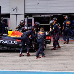 Checo Pérez se retiró del Gran Premio de Austria