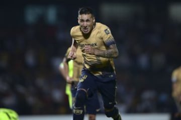 Sosa apareció a 10 minutos del final para sellar el pase 'auriazul' a cuartos de final.