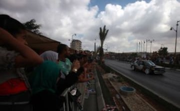 Carrera de coches en las calles de Palestina