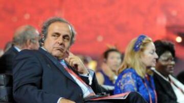 Platini dice que "restaurará" la imagen de FIFA si es presidente