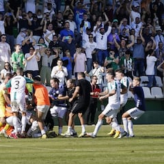 Un bravísimo Torremolinos supera al Huesca en la tanda de penaltis