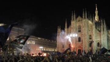 Unos 100.000 hinchas del Inter siguieron la final en Plaza del Duomo