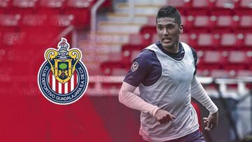 Por medio de un live en Instagram, el exfutbolista de Chivas, Tony Alfaro, transmitió cómo regaló despensas este lunes 6 de abril en California.