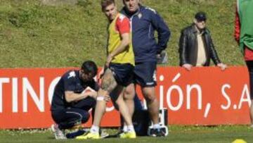 Mandi junto a Sandoval