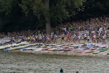 Salida de la prueba del Descenso Internacional del Sella de (Asturias) este sábado.