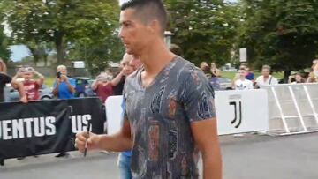 Cristiano desencadena la locura firmando camisetas: ojo al marcaje de su guardaespaldas