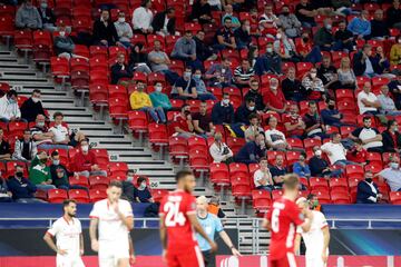 Aficionados en el Puskas Arena.