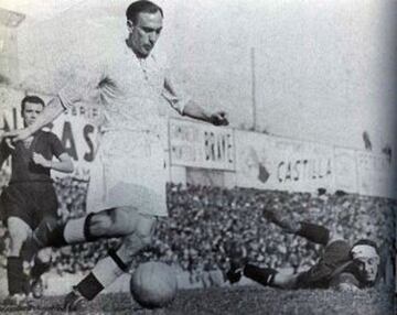 Debutó en el Irún y fue fichado con el Real Madrid en 1931. Participó en el Real Madrid 8-2 Barcelona de 1935, en el que anotó un gol. La Guerra Civil le hizo llegar a México, donde jugó con el Asturias. 