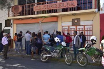 Los hinchas de Cobreloa fueron a protestar a la sede del club tras el castigo por el 'Caso Hisis' y el descenso a Primera B.