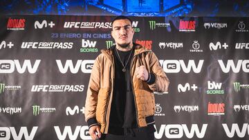 Isai Villamur en la rueda de prensa de WOW 25.