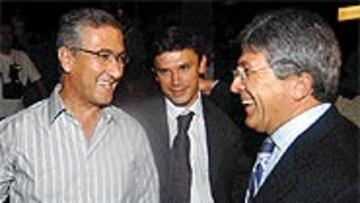 <B>CONTENTOS</B>. Manzano, Toni y Cerezo contentos con la remodelación.