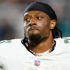 Eli Apple, injured in the Dolphins’ defeat to the Chiefs