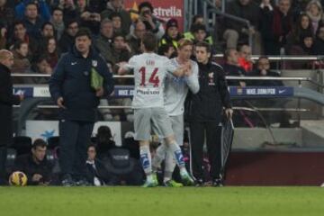Cambio de Gabi por Fernando Torres.