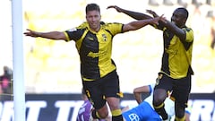 La jugada que desnudó a la Católica de Tiago Nunes: el DT la tuvo que ver por televisión