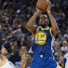 Butler vuelve, pero los Warriors se mantienen sin brindis al sol