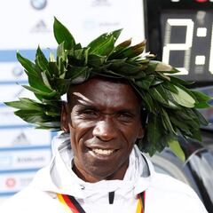 Kipchoge: "Supe que batiría el récord en el kilómetro 30"