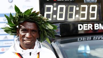 Kipchoge: "Supe que batir¨ªa el r¨¦cord en el kil¨®metro 30"
