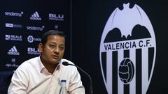 VALENCIA, SPAIN - AUGUST 31:  Anil Murthy president of Valencia CF speaks to the press during Goncalo Guedes presentation as a new player for Valencia CF at Mestalla Stadium on August 31, 2018 in Valencia, Spain.  (Photo by Manuel Queimadelos Alonso/Getty