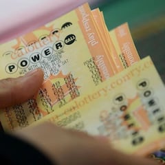 ¿Puede un inmigrante indocumentado cobrar premios de la lotería Powerball o Mega Millions?