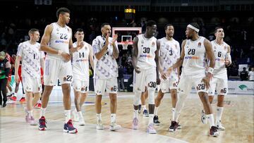 Yabusele y sus compañeros celebran la victoria ante el Bayern.