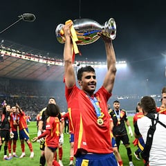 Rodri, con mejores estadísticas que el Modric Balón de Oro