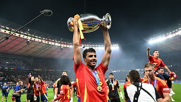 Rodri coronó una temporada espectacular al haber ganado la Euro 2024 con España e, incluso registró mejores números que el Modrić ganador del Balón de Oro en 2018.