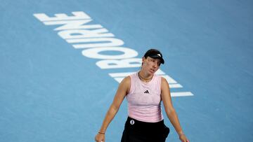 La tenista estadounidense Jessica Pegula reacciona durante su partido ante Victoria Azarenka en el Open de Australia