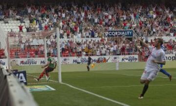 Aleix Vidal celebra el 1-0.