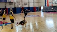 Está expulsado de por vida de la liga: vean una de las acciones más antideportivas vistas en el deporte