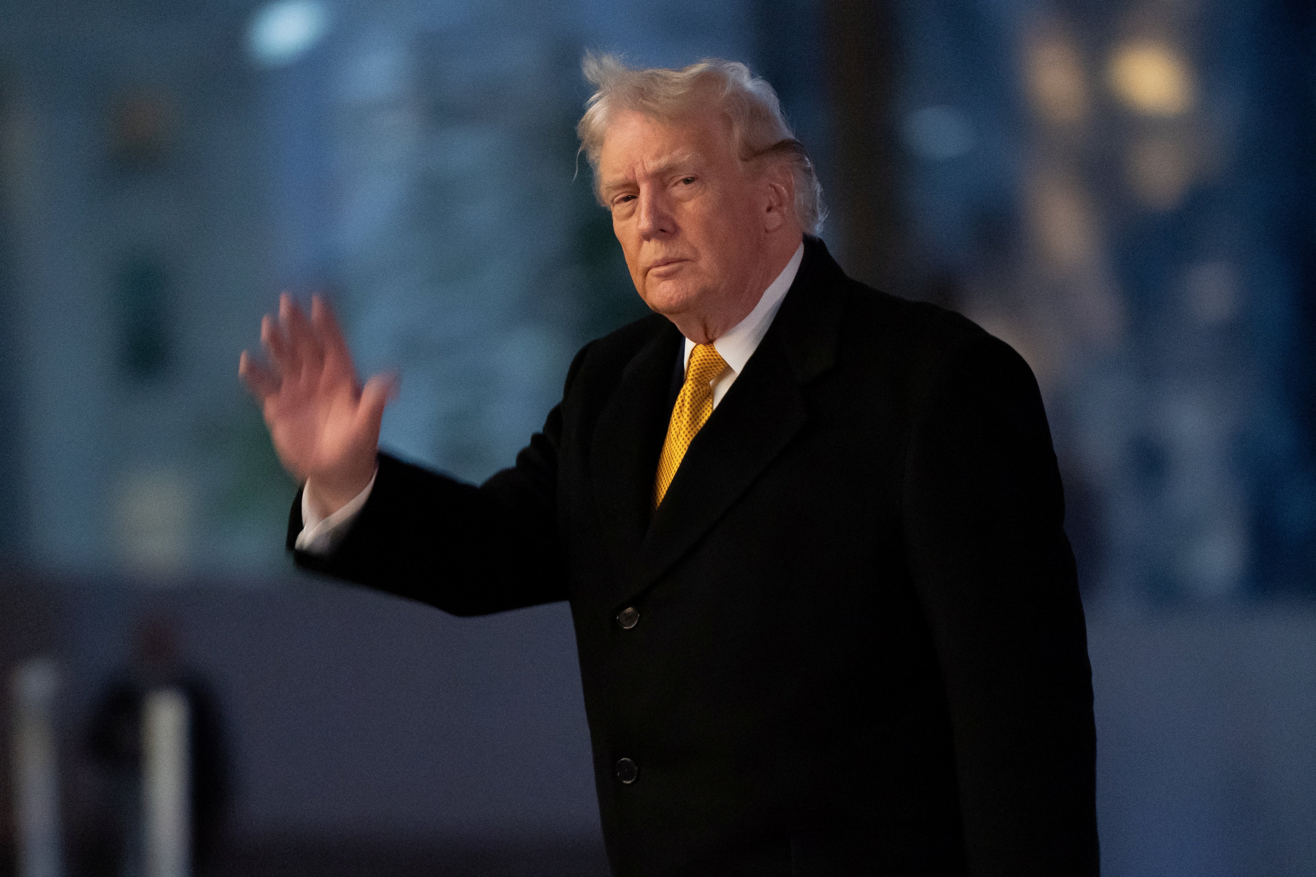 Trump amenaza a Colombia y dice que Cuba “está a punto de caer”