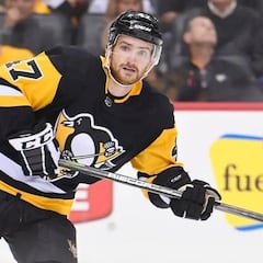 Tragedy on ice: former NHL player dies after neck cut by skate