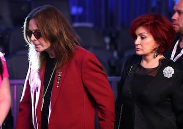 El cantante de heavy metal Ozzy Osbourne con su esposa Sharon Osboune.