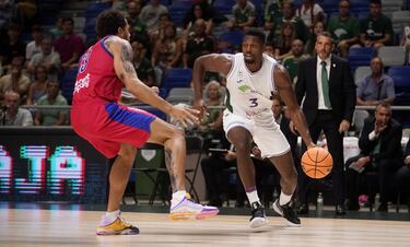 El Unicaja saca el rodillo ante el Heroes Den Bosch y está a un paso de la BCL