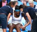 Serena se retiró en su primer partido por dolores de rodilla