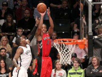 DeMar DeRozan ya luce su condición de All Star en sus primeros playoffs. Una gran estrella en ciernes.