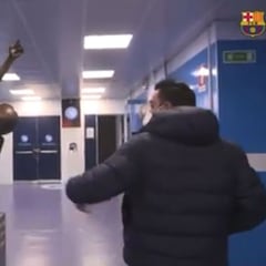 Puede pasar años desapercibido y llega Xavi y lo 'cala' al primer vistazo: el error en la estatua de Maradona en Nápoles