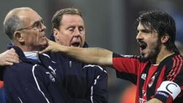 <b>FUERA DE SÍ. </b>Gattuso agarra del cuello a Joe Jordan.