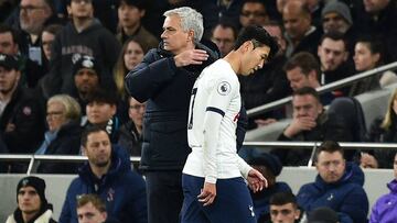 Mourinho, junto a Son.