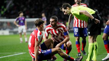 Marcos Llorente se retira lesionado de un partido del Atl¨¦tico.