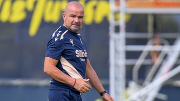 Paco López en un entrenamiento matinal en la Ciudad Deportiva.