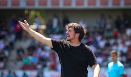 Javi Poves insulta a Hugo Duro y el Valencia sale en su defensa