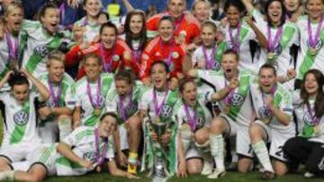 PODER ALEM&Aacute;N. El Wolfsburgo celebra la Champions del a&ntilde;o pasado, tras ganar 1-0 al Lyon.